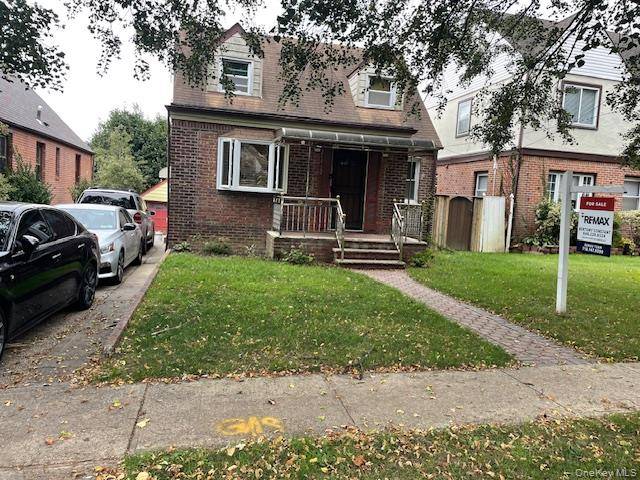 21422 Whitehall TER, Queens Village, NY 11427