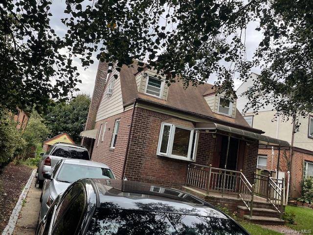 21422 Whitehall TER, Queens Village, NY 11427