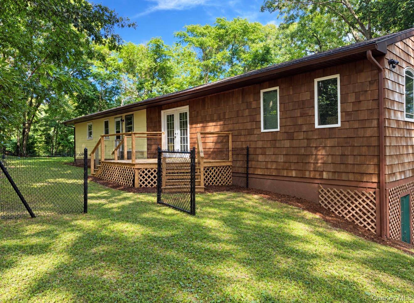 2398 River RD, Calverton, NY 11933