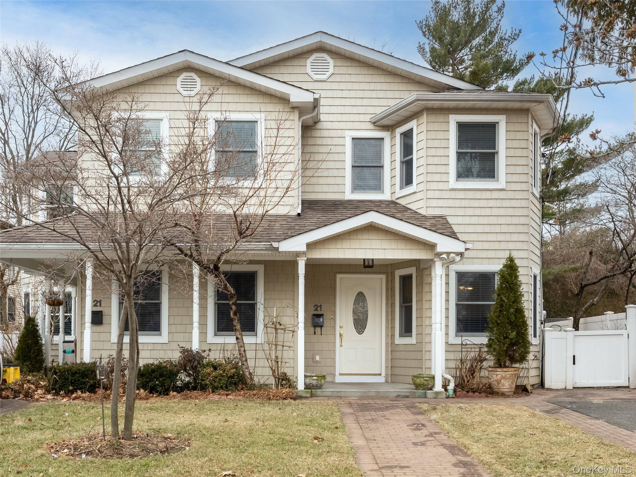 21 Marwood RD #Right Side, Port Washington, NY 11050