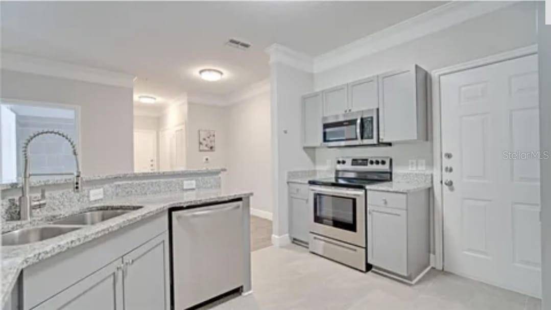 8824 VILLA VIEW CIR #108, Orlando, FL 32821