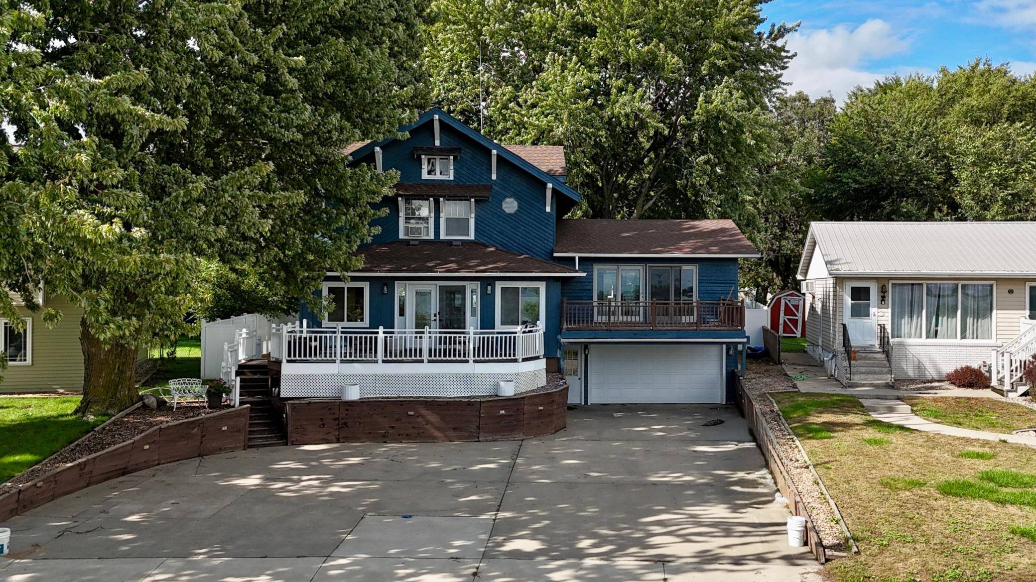 506 W Lake AVE, Worthington, MN 56187