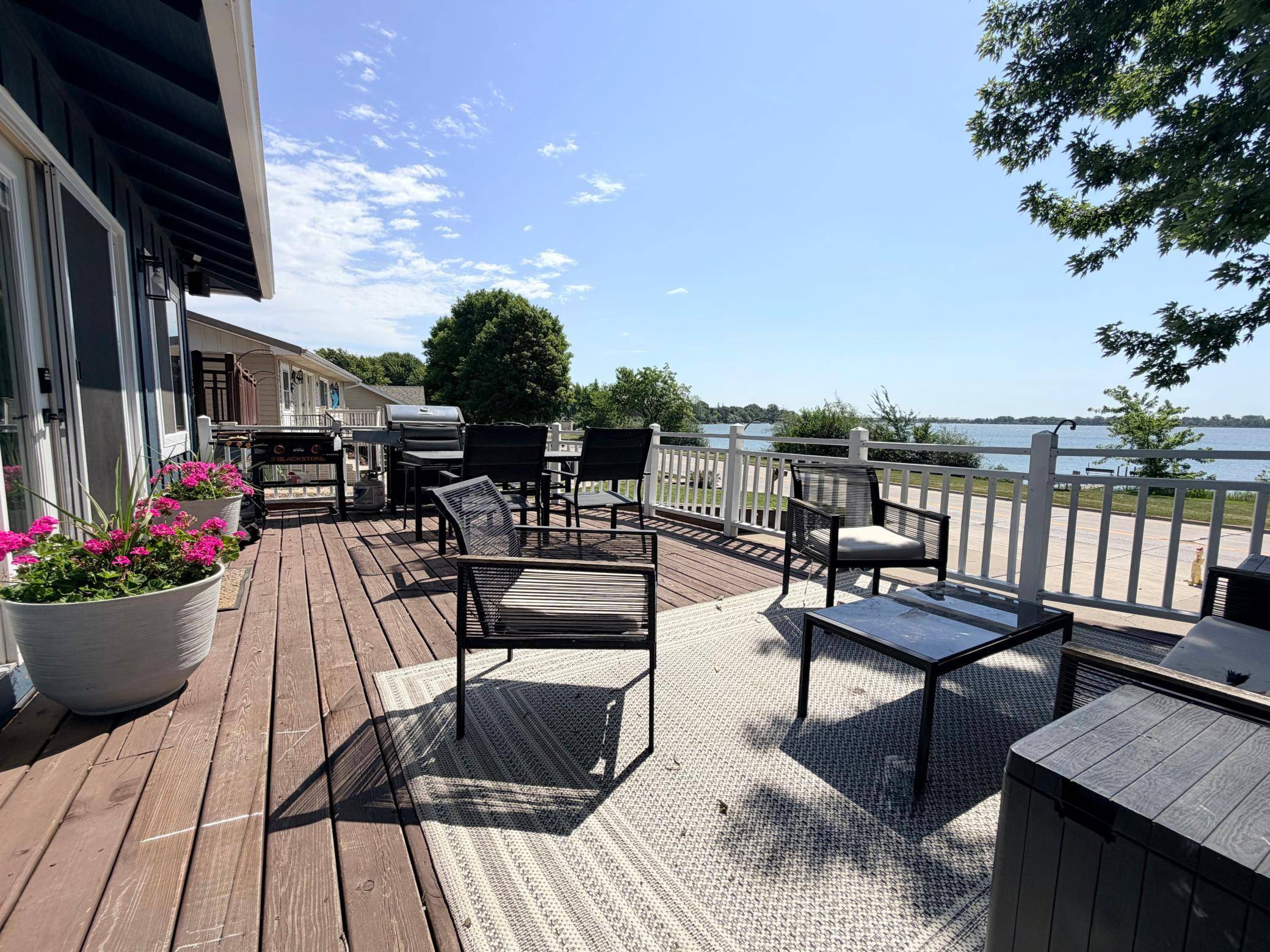 506 W Lake AVE, Worthington, MN 56187