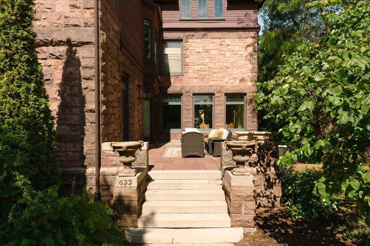 633 Fairmount AVE, Saint Paul, MN 55105