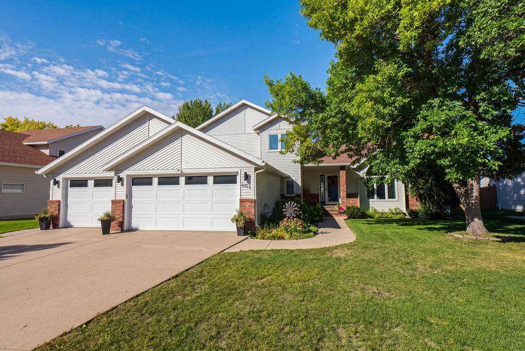 3101 37 1/2 AVE S, Fargo, ND 58104
