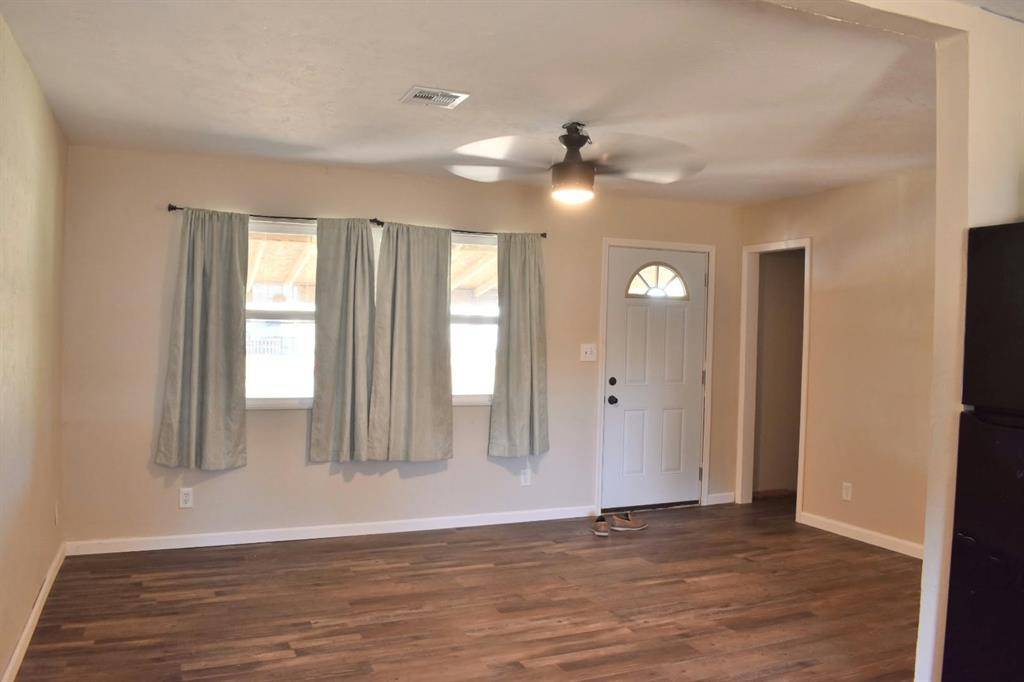 405 W Cafky AVE, Tipton, OK 73570