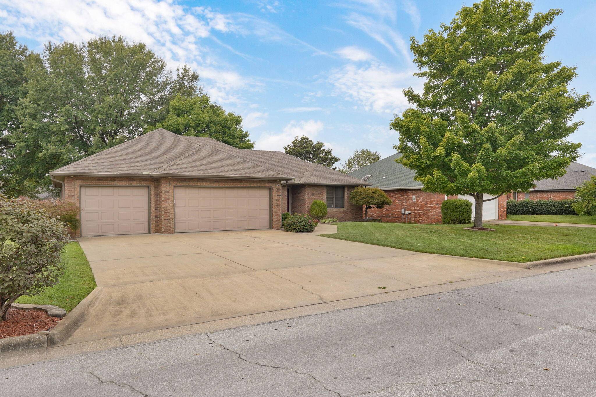 4571 S Park AVE, Springfield, MO 65810