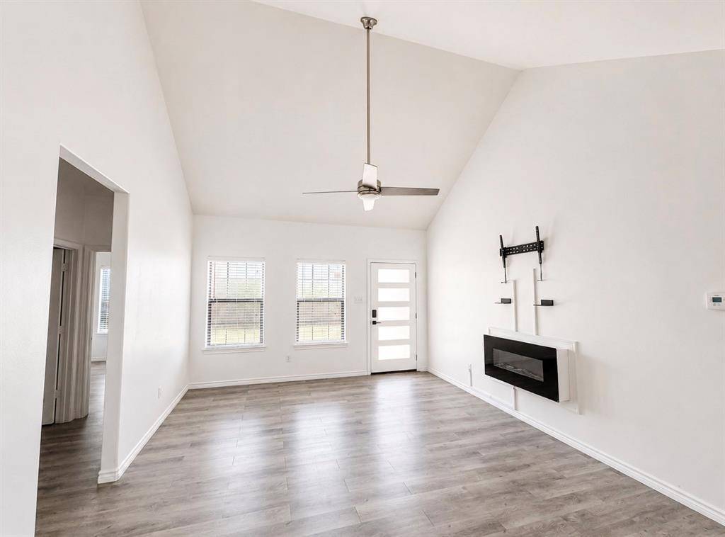 703 Perry Avenue, Waxahachie, TX 75165