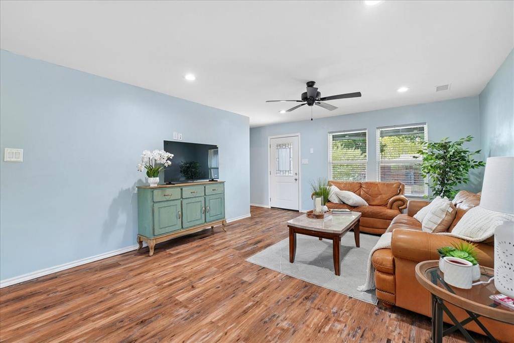 1445 Caravan Trail, Dallas, TX 75241