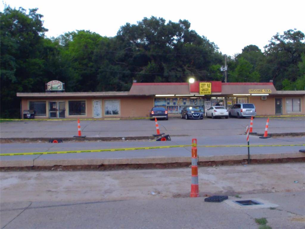 7727 Linwood Avenue, Shreveport, LA 71106