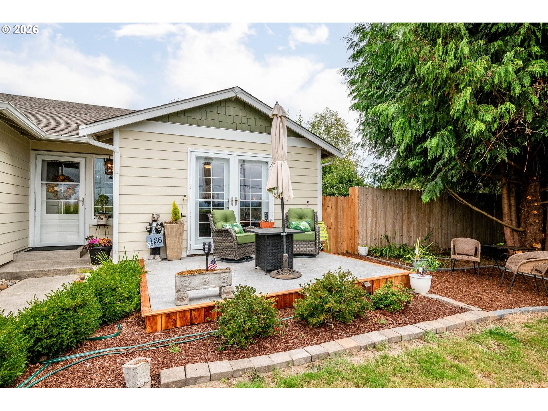 126 GREENWOOD RD, Cathlamet, WA 98612