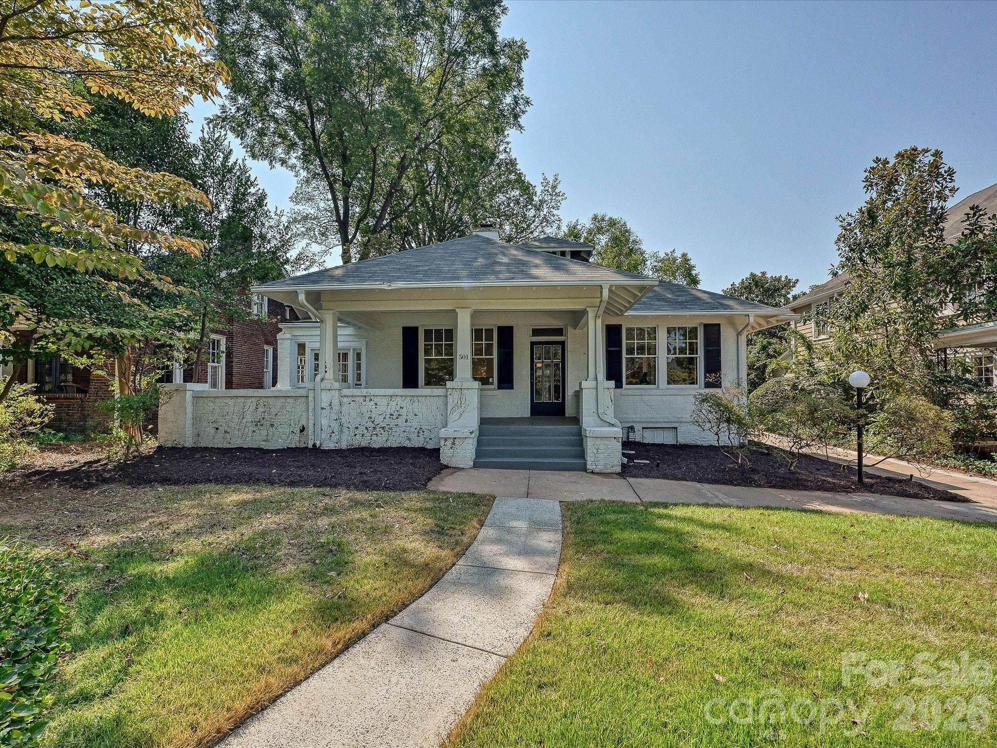 501 Hermitage CT, Charlotte, NC 28207