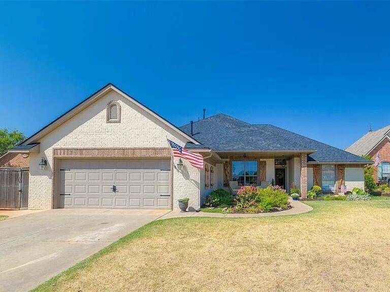 2213 Cedar Pointe CT, Edmond, OK 73003