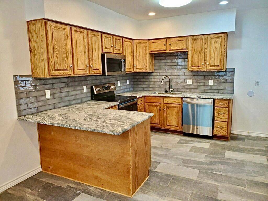 2204 Prairie Avenue, Fort Worth, TX 76164