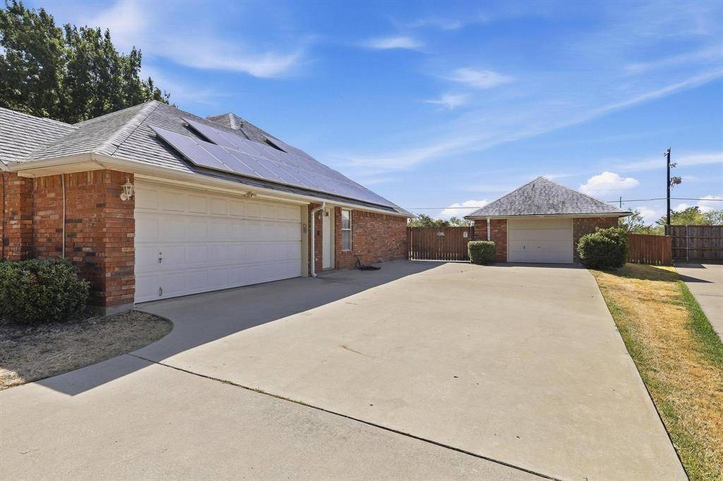 3212 Staghorn Circle, Denton, TX 76208