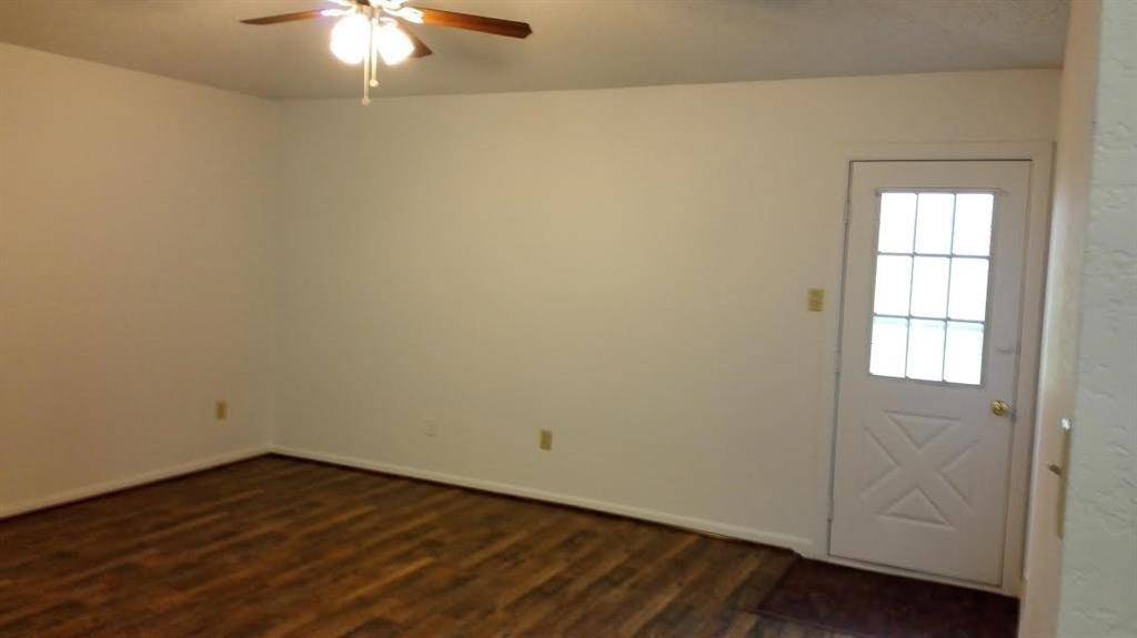 205 Rolling Hills Lane, Farmersville, TX 75442
