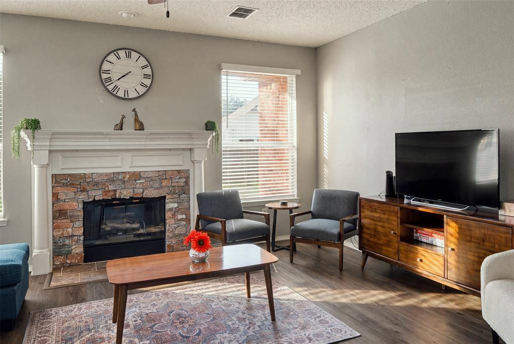 1424 Sunswept Terrace, Lewisville, TX 75077