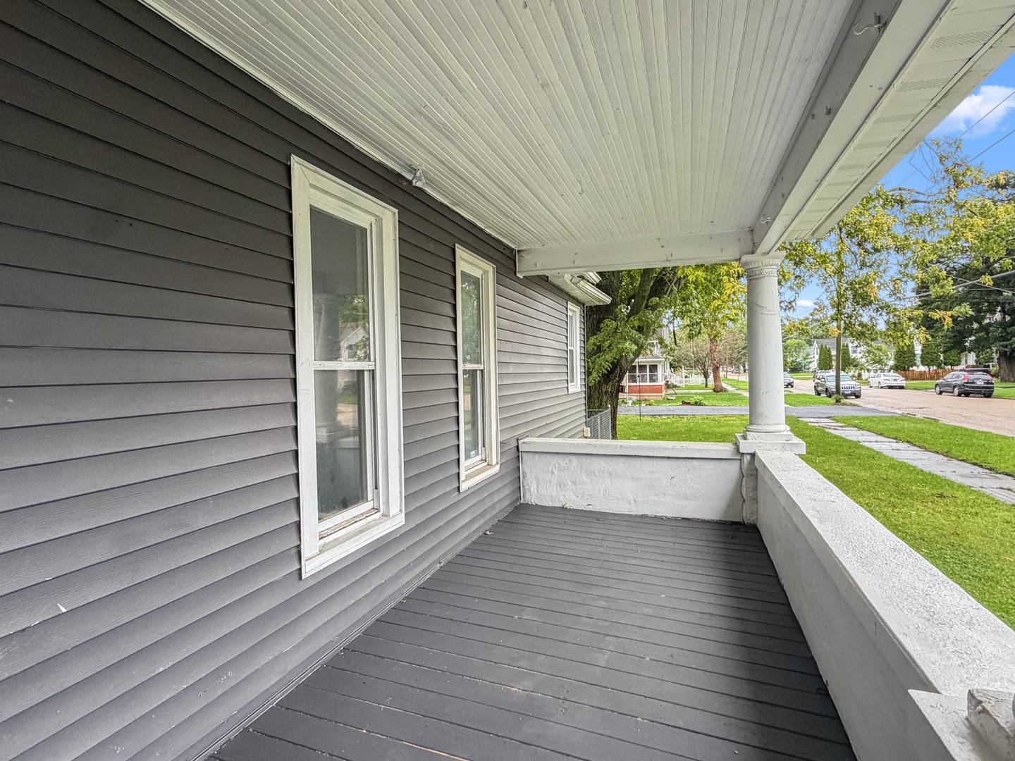 304 W Jackson ST, Belvidere, IL 61008