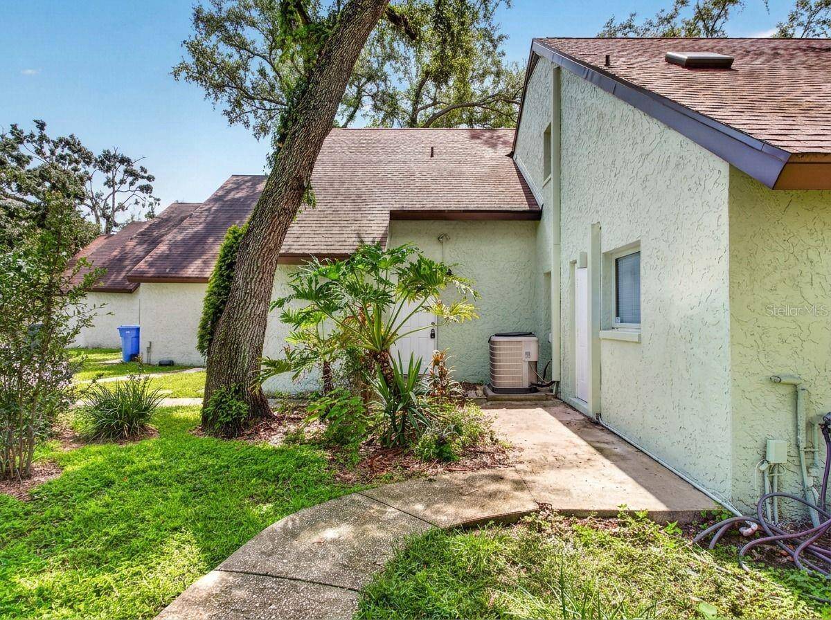 5627 ASHLEY OAKS DR #2, Tampa, FL 33617