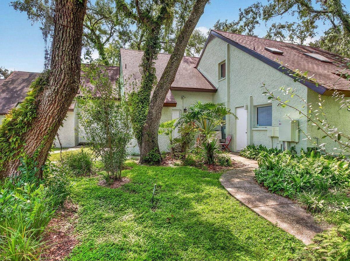 5627 ASHLEY OAKS DR #2, Tampa, FL 33617