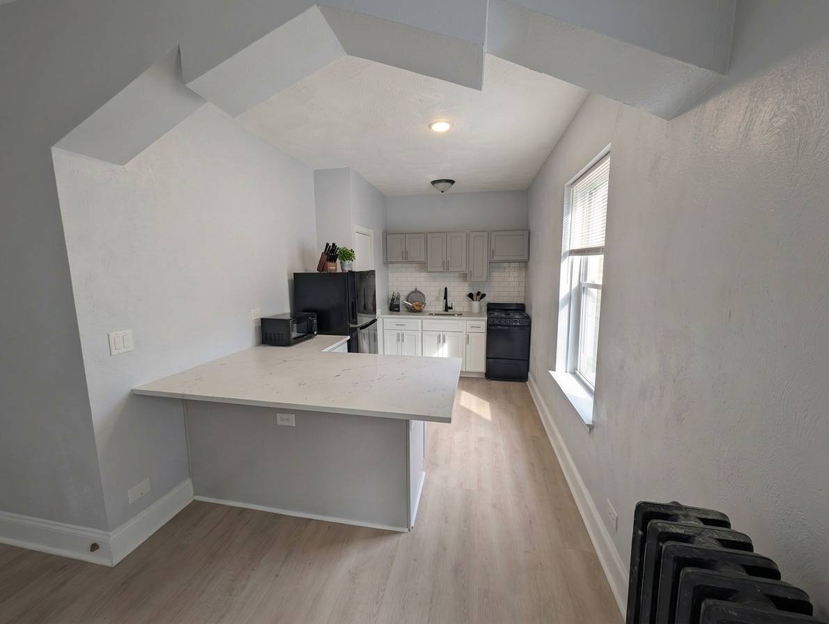 5135 S blackstone AVE #305, Chicago, IL 60615