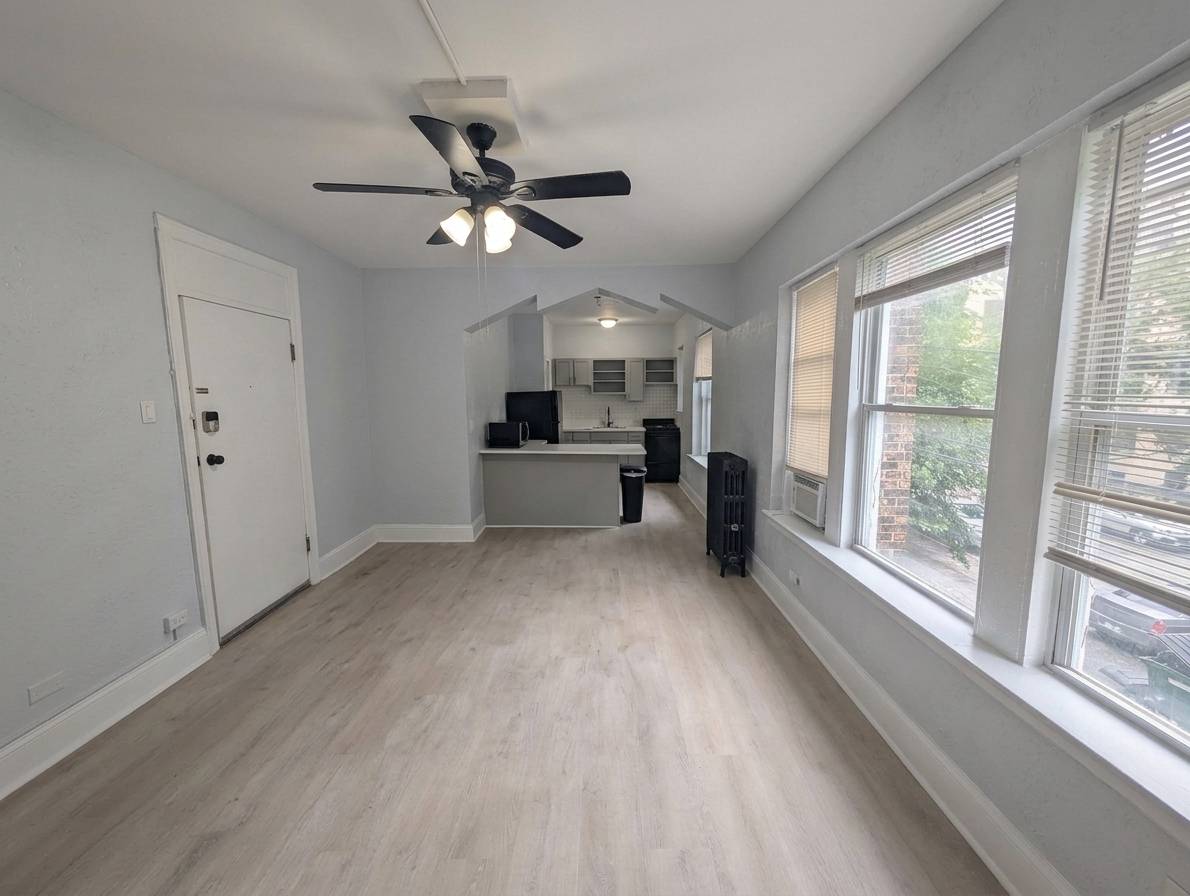5135 S blackstone AVE #305, Chicago, IL 60615
