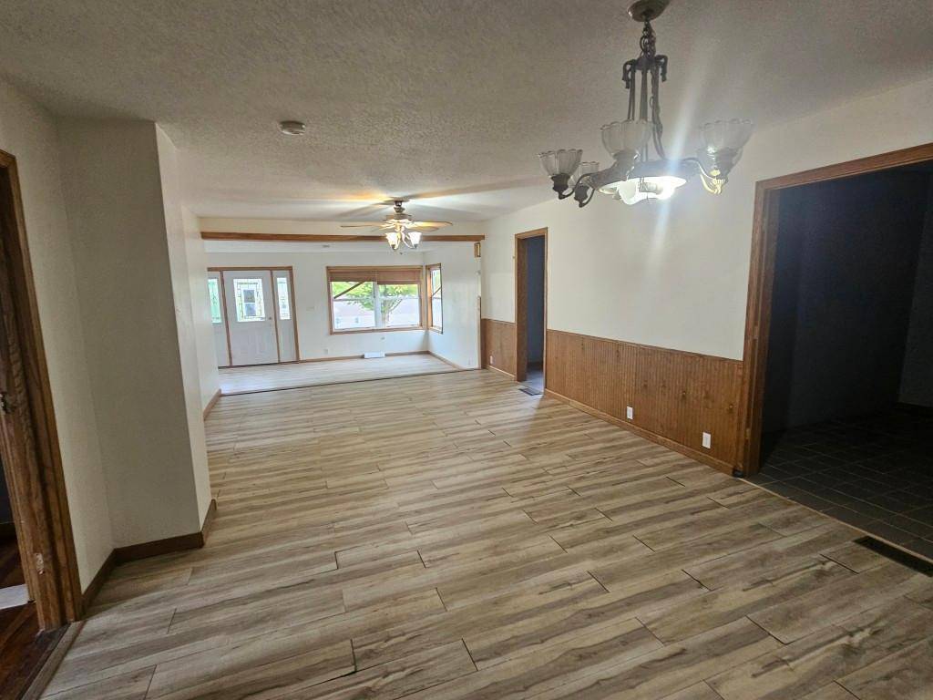 203 Euclid AVE, Milroy, MN 56263