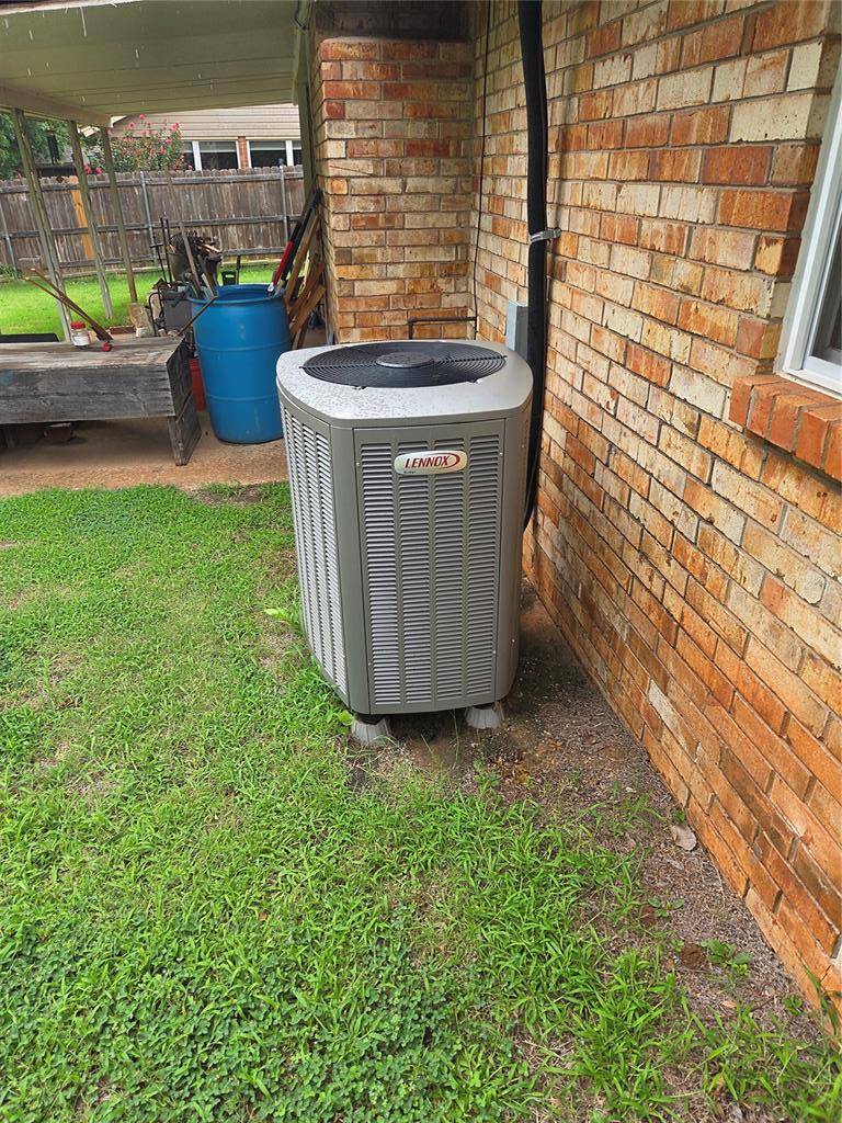 2714 Forest Oaks CIR, Norman, OK 73071