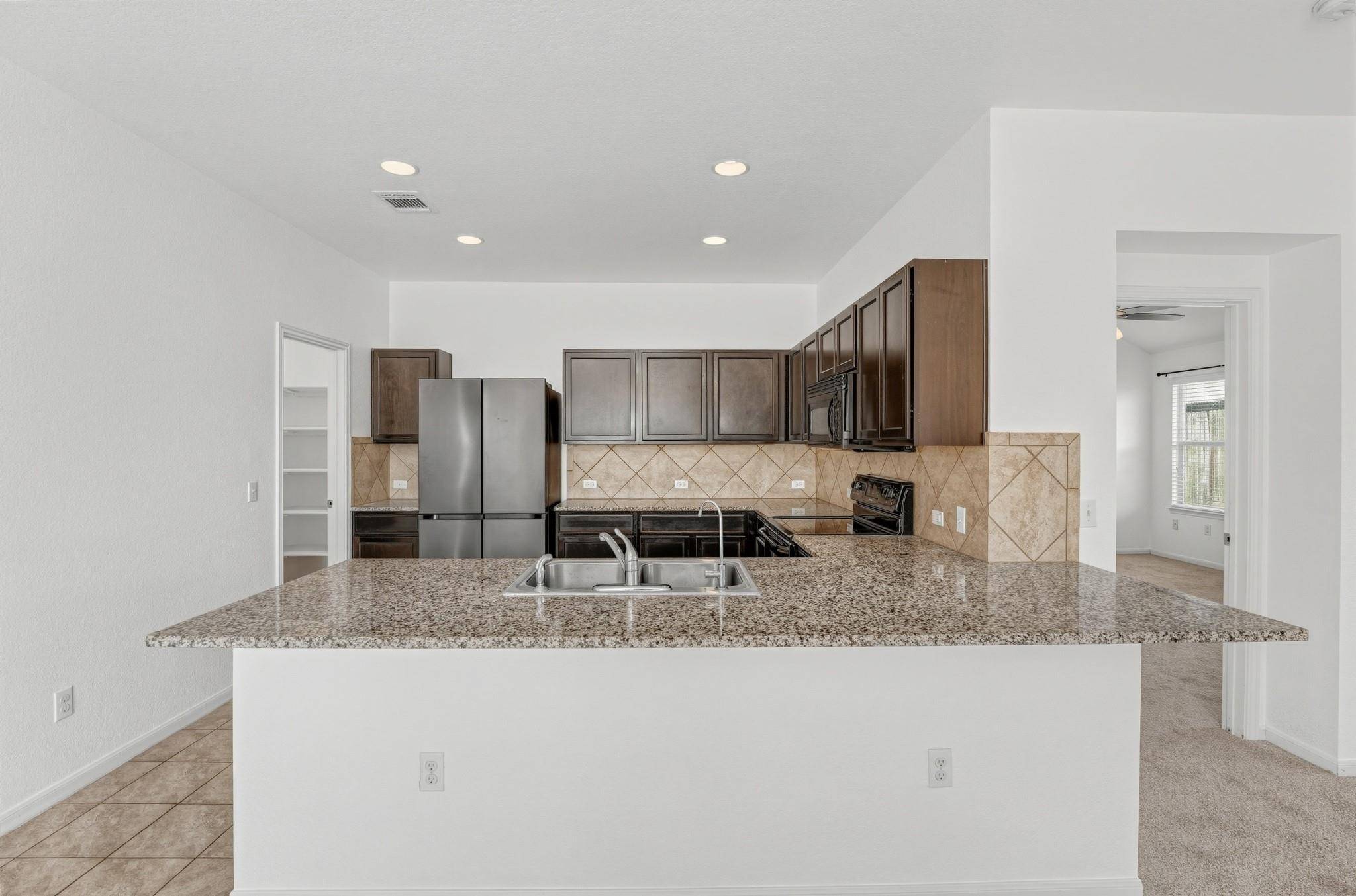 132 Denton DR, Hutto, TX 78634
