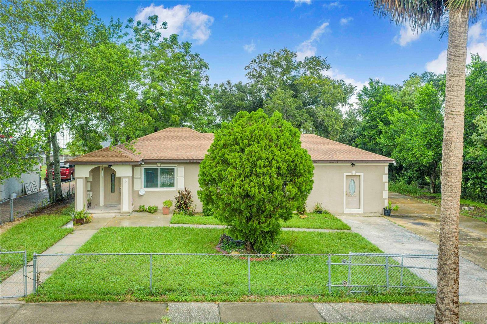 6 E MAGNOLIA ST, Davenport, FL 33837
