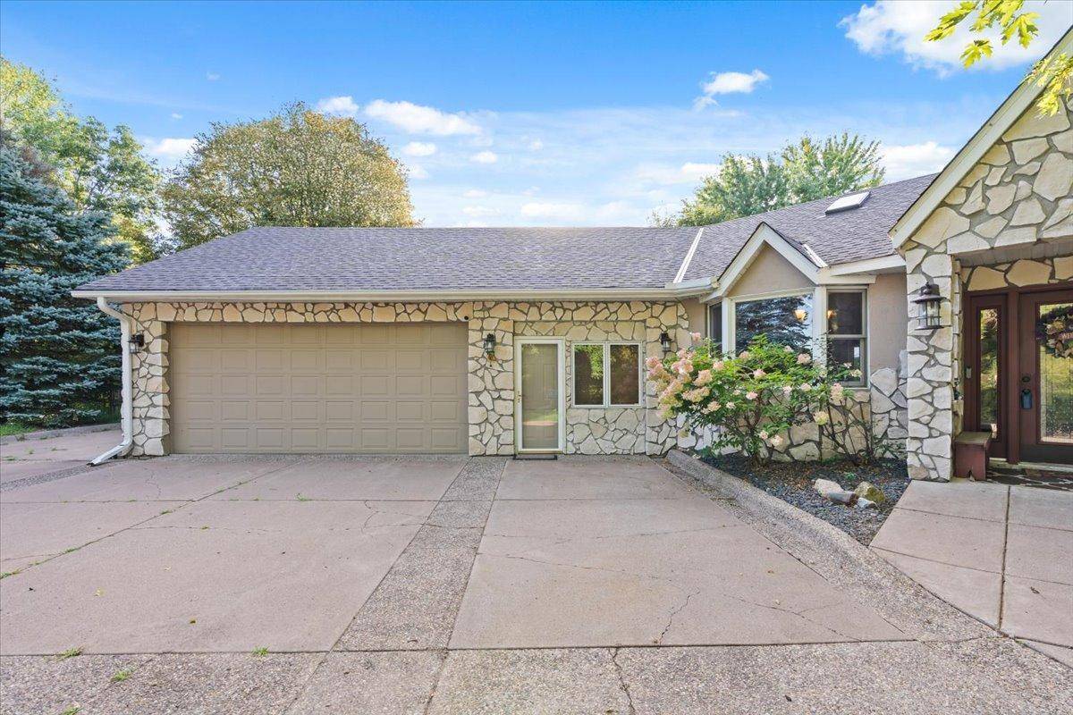 31813 Lakeway DR NE, Cambridge, MN 55008