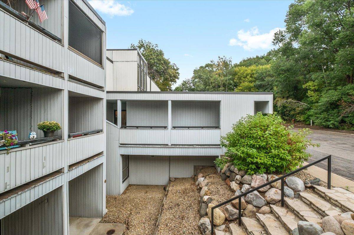 13709 Nicollet AVE #301, Burnsville, MN 55337