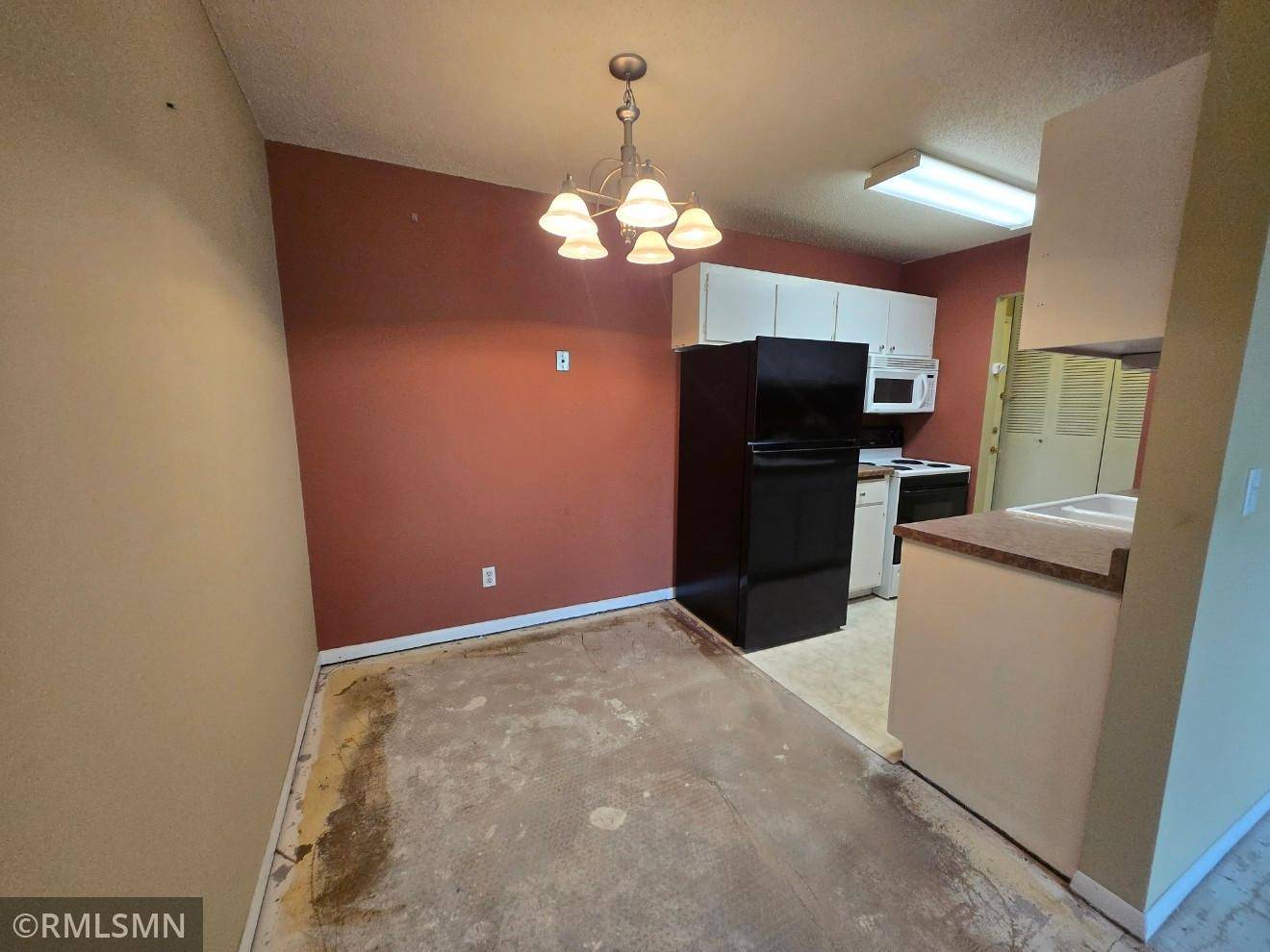 2800 Hillsboro AVE N #315, New Hope, MN 55427