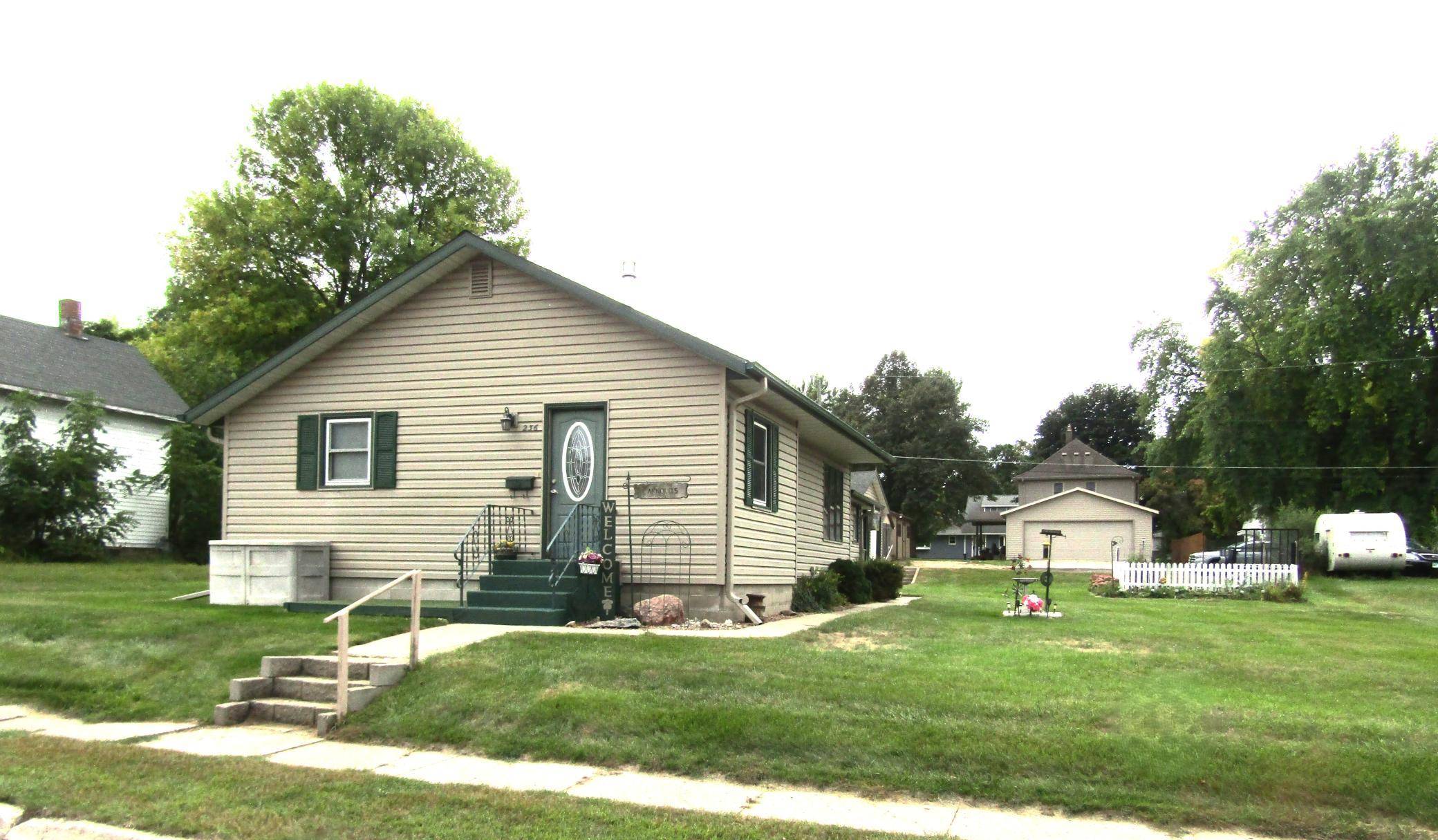 236 E Sorenson AVE, Appleton, MN 56208