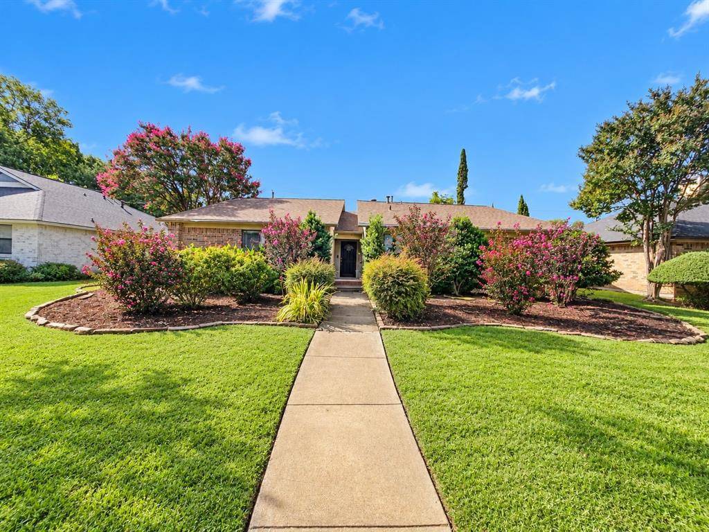2104 Oak Brook Drive, Richardson, TX 75081
