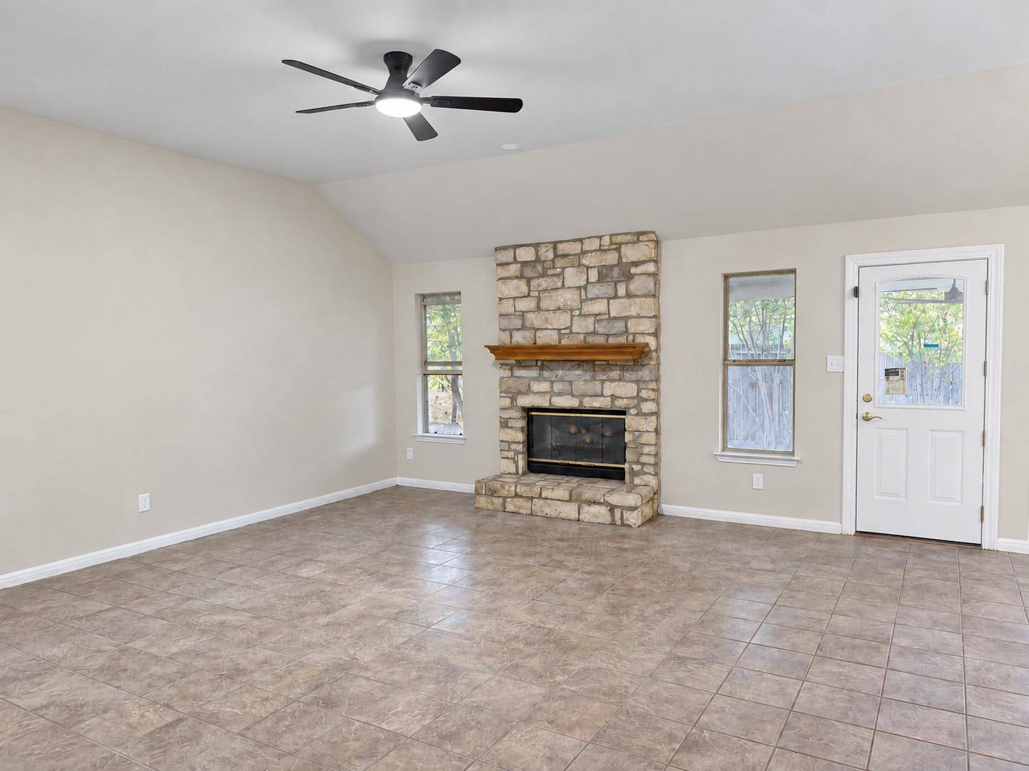 306 Debora DR, Georgetown, TX 78628