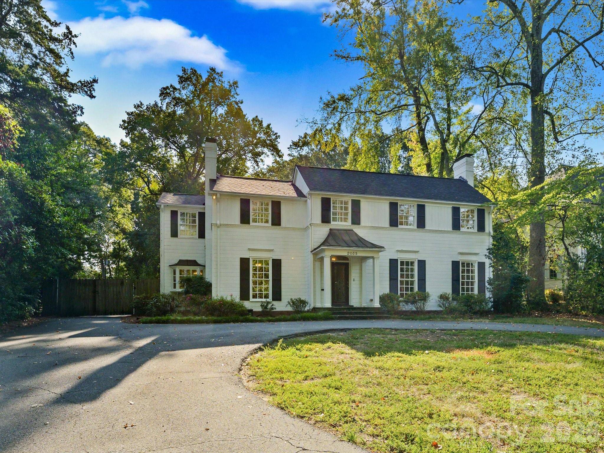 2035 Pinewood CIR, Charlotte, NC 28211