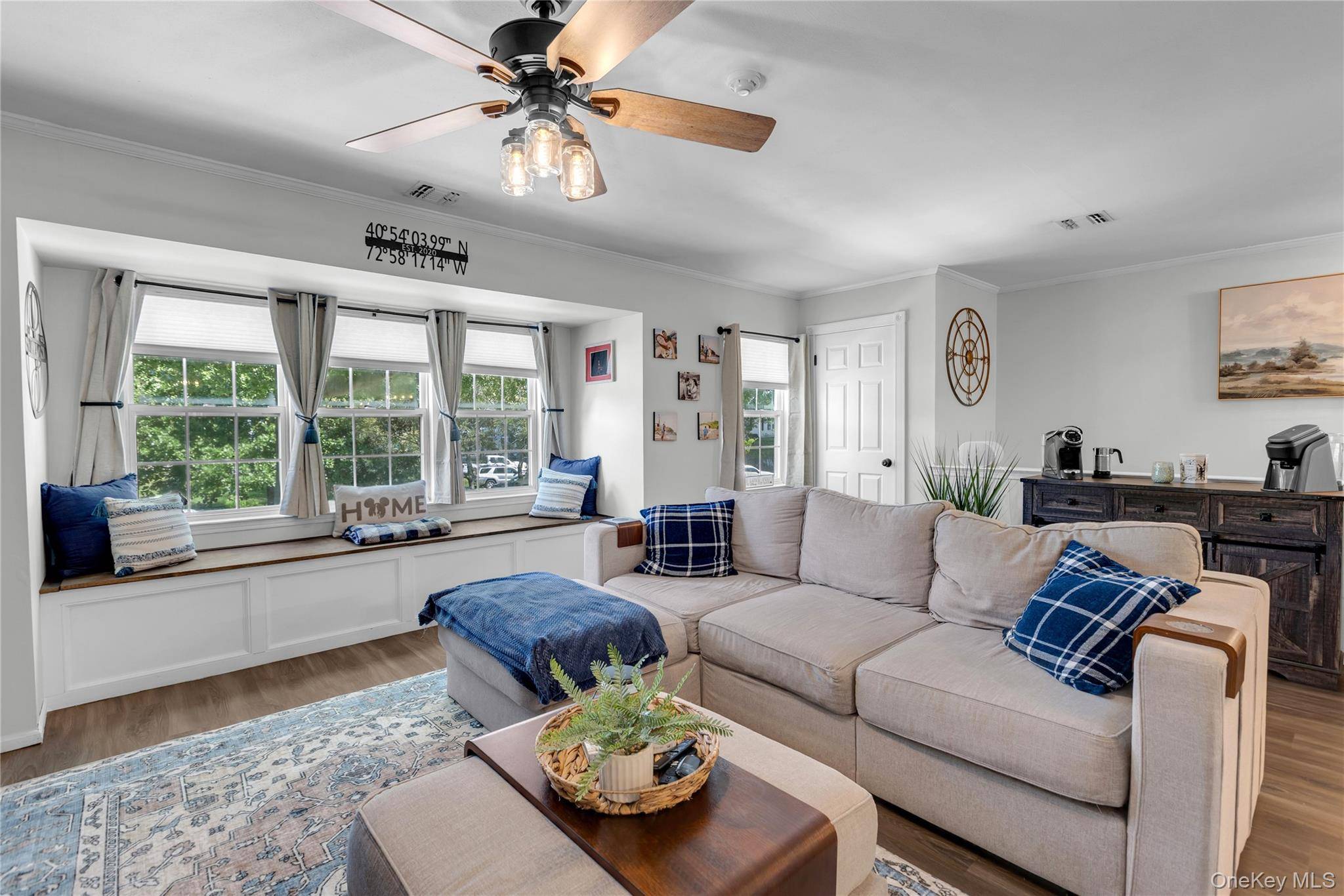 45 Country View LN, Middle Island, NY 11953