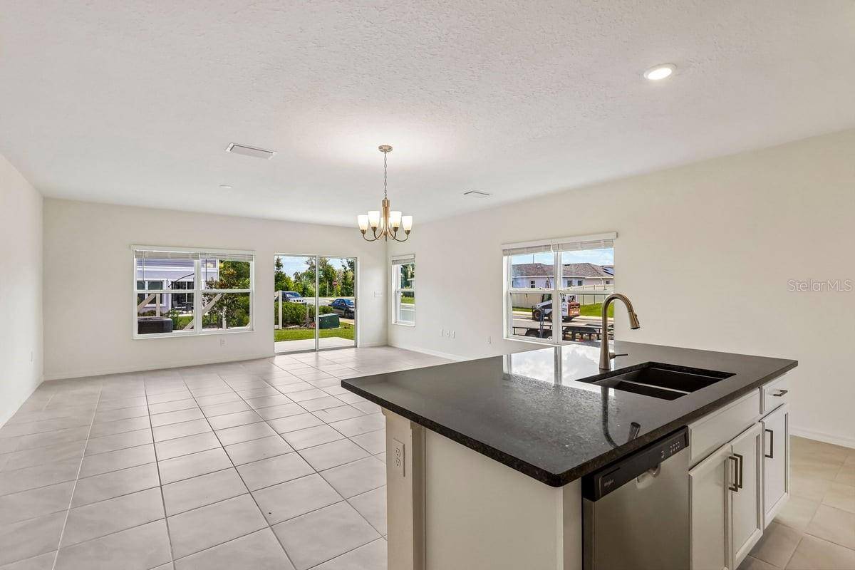 627 MEADOWS EDGE PL, Lake Wales, FL 33859
