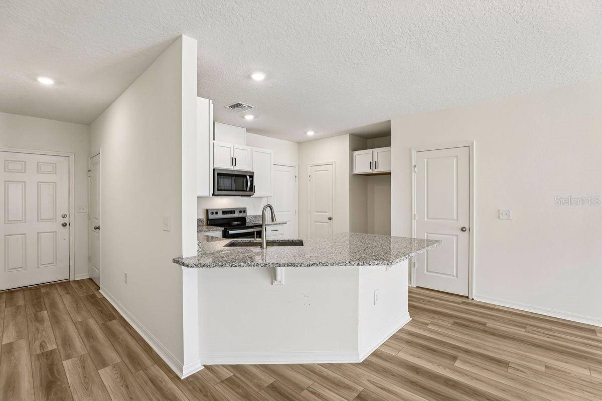 643 MEADOWS EDGE PL, Lake Wales, FL 33859