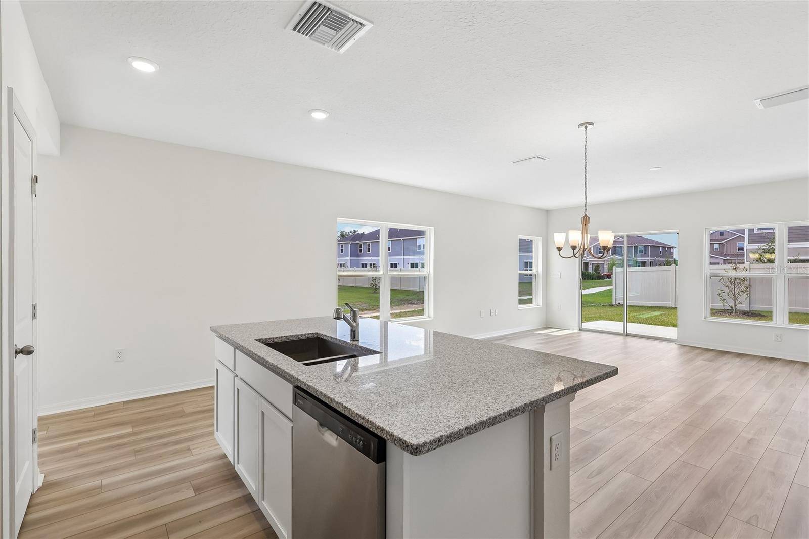 671 MEADOWS EDGE PL, Lake Wales, FL 33859