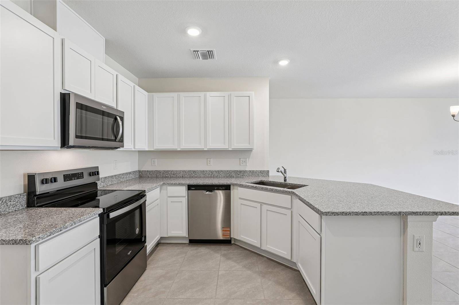 683 MEADOWS EDGE PL, Lake Wales, FL 33859