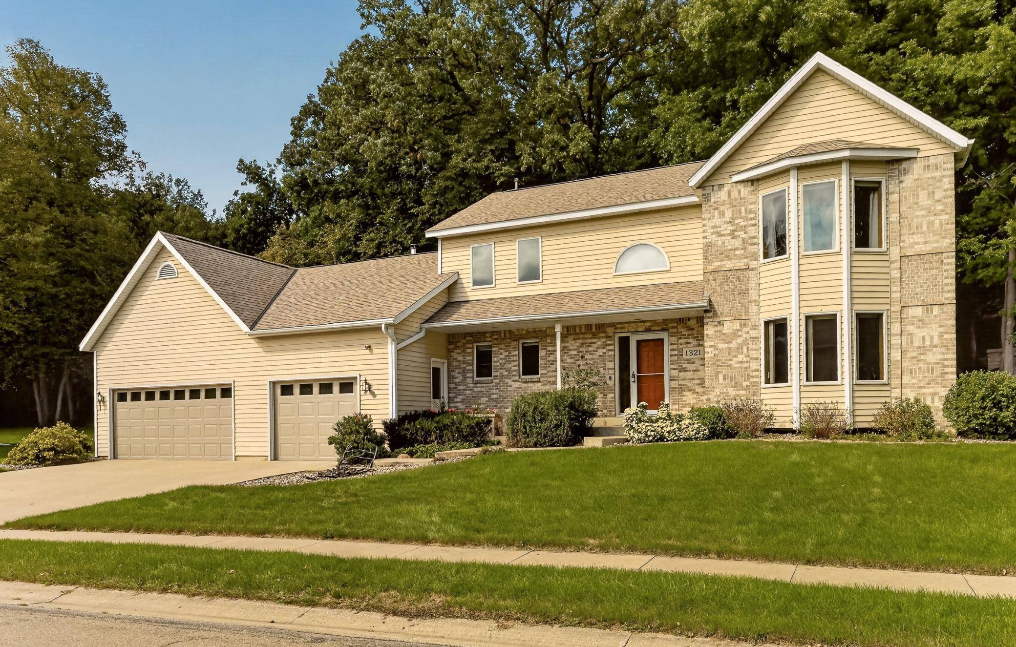 1321 Woodland DR SW, Rochester, MN 55902