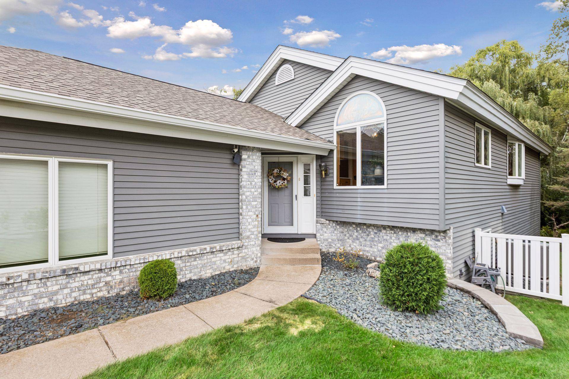 5734 Heather Ridge DR, Shoreview, MN 55126