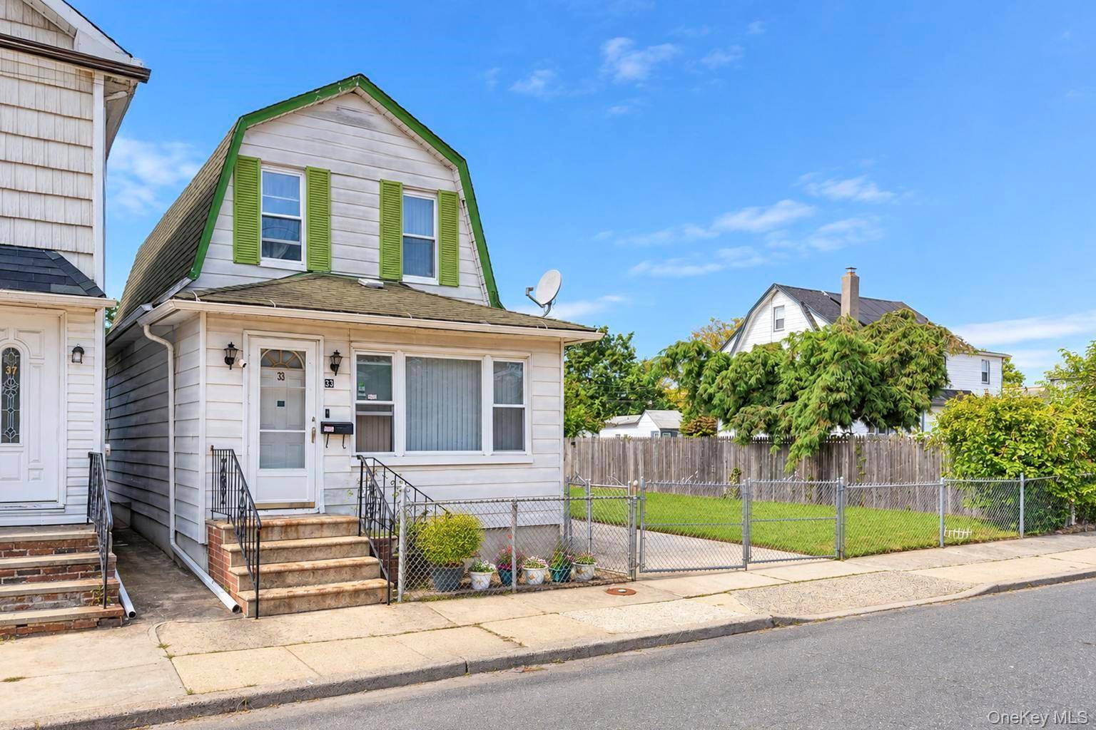 33 Claridge AVE, Elmont, NY 11003