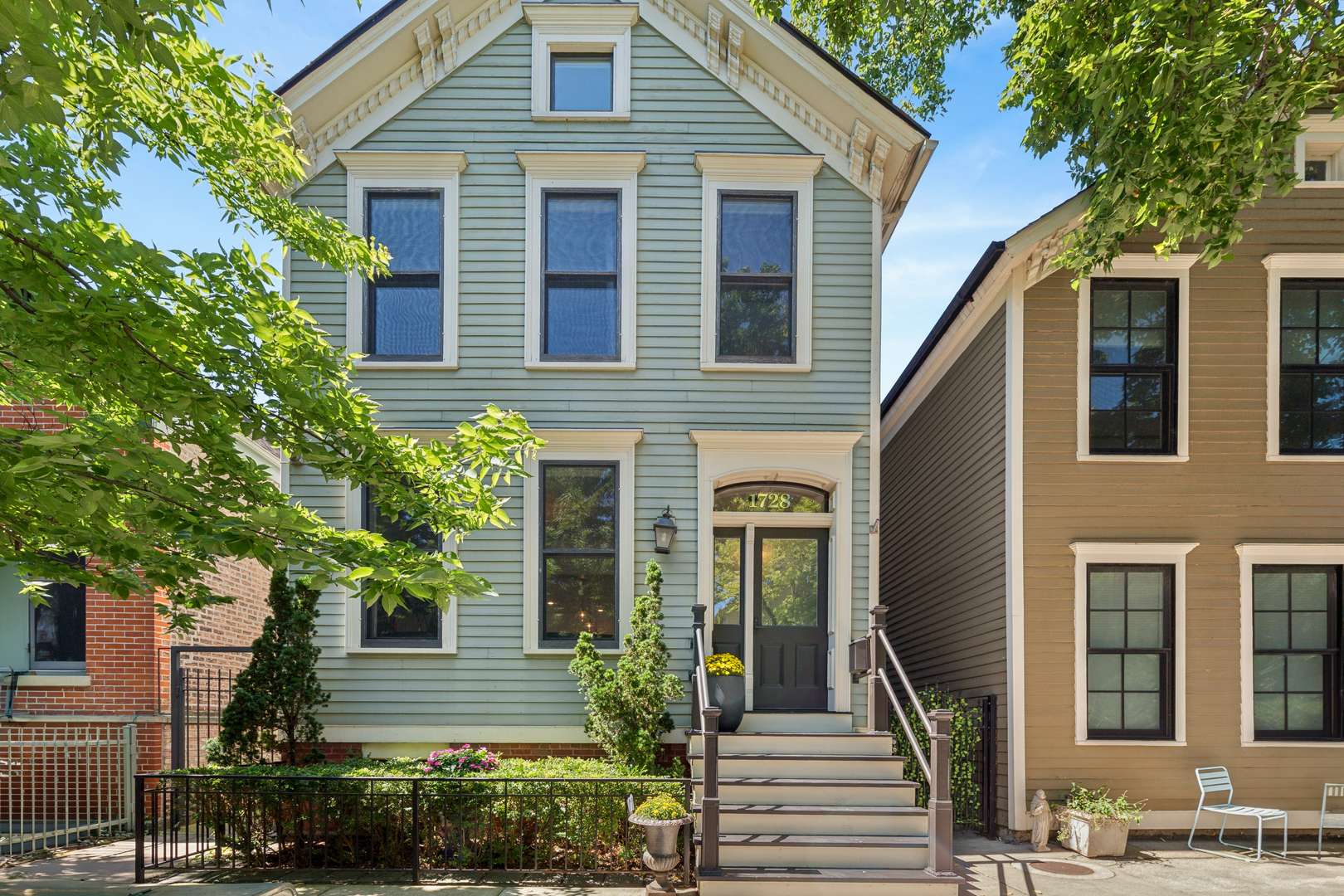 1728 N Hudson AVE, Chicago, IL 60614