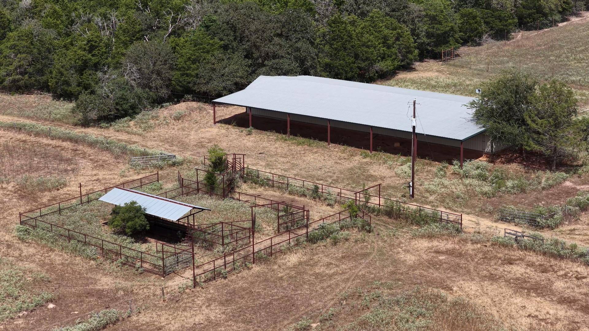 2496 Highway 304, Smithville, TX 78957