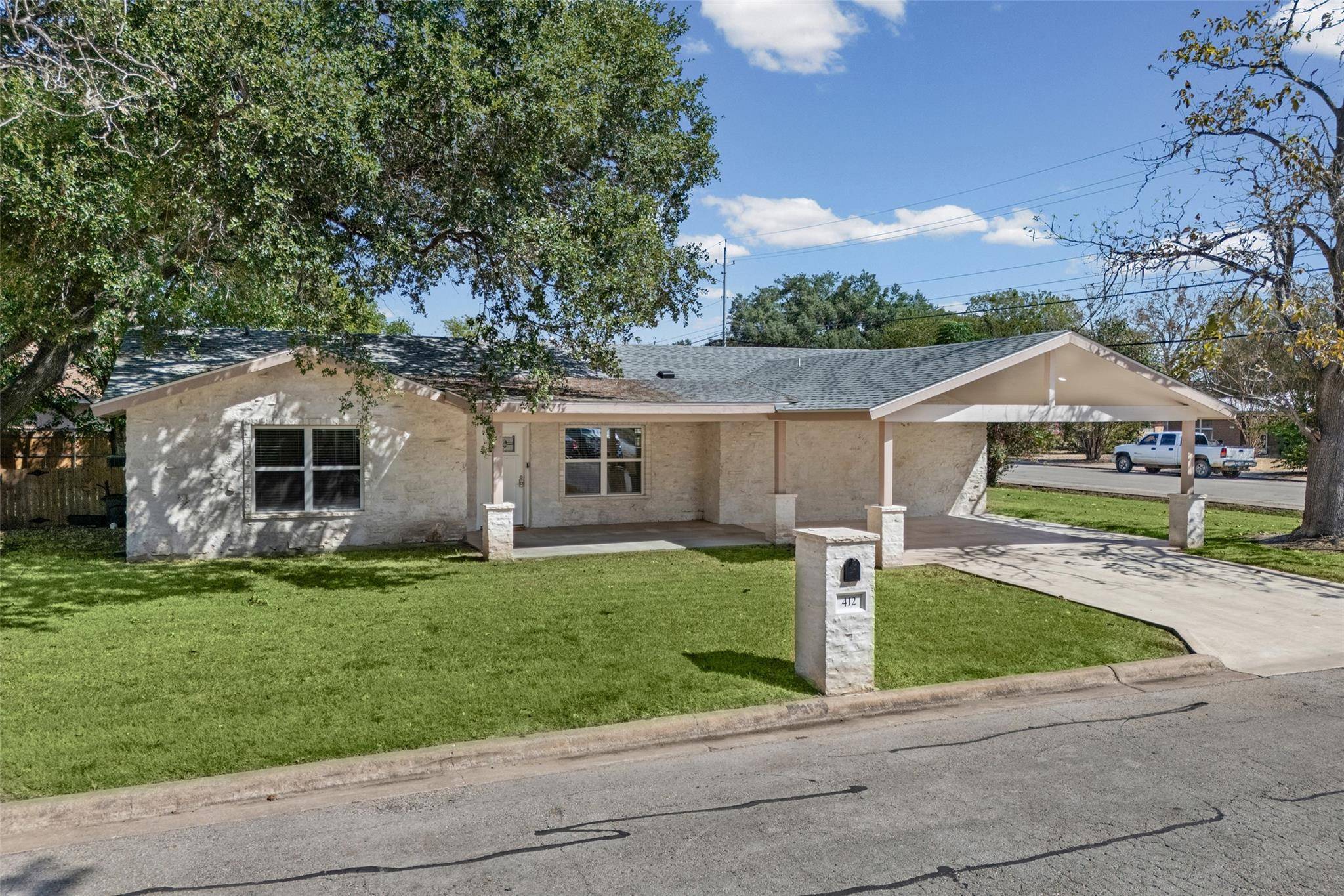 412 Oak ST, Bastrop, TX 78602