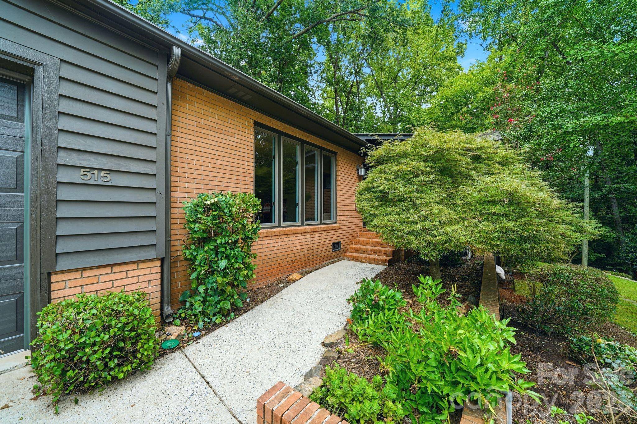 515 Dogwood LN, Belmont, NC 28012