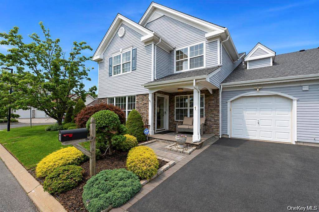 1 Jennifer LN, Middle Island, NY 11953